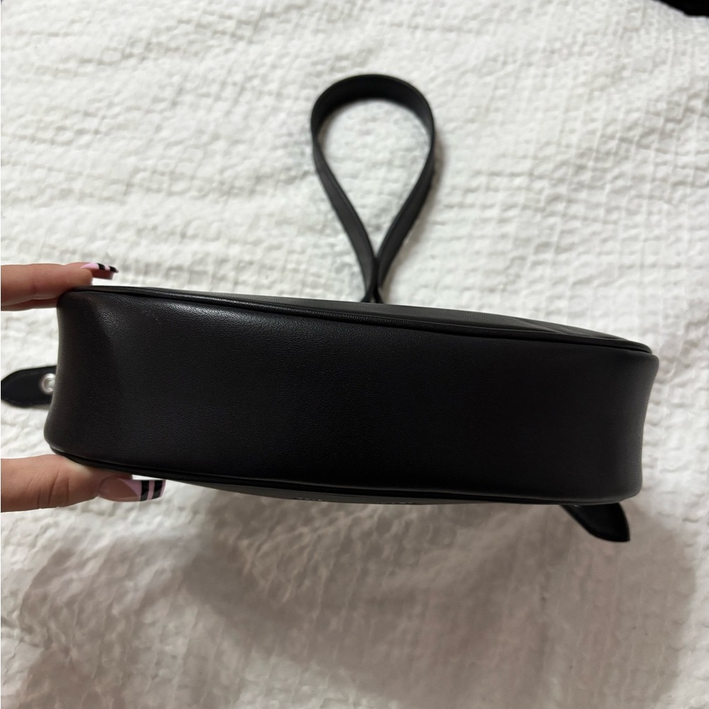 Charles & Keith shoulder bag - Picture 3 of 7